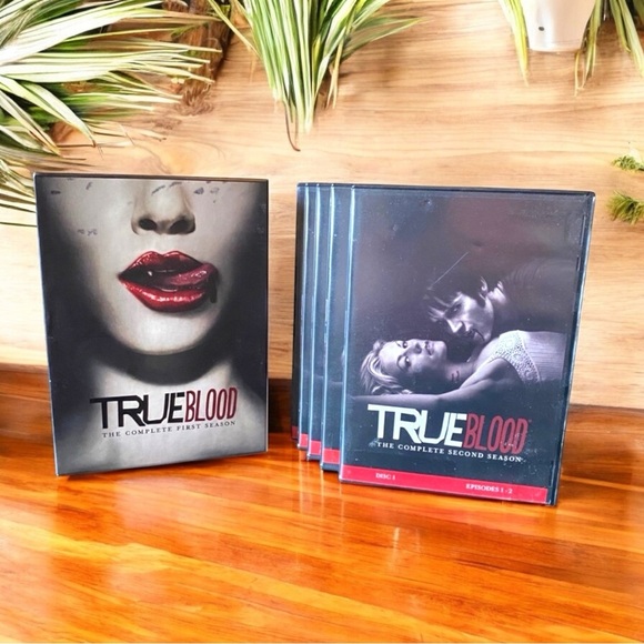 True Blood: The Complete First & Second Seasons (DVD Set) - Picture 1 of 6